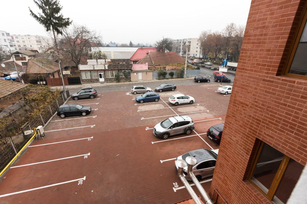 Travel Homzzz Apartments Târgu-Mureş Buitenkant foto