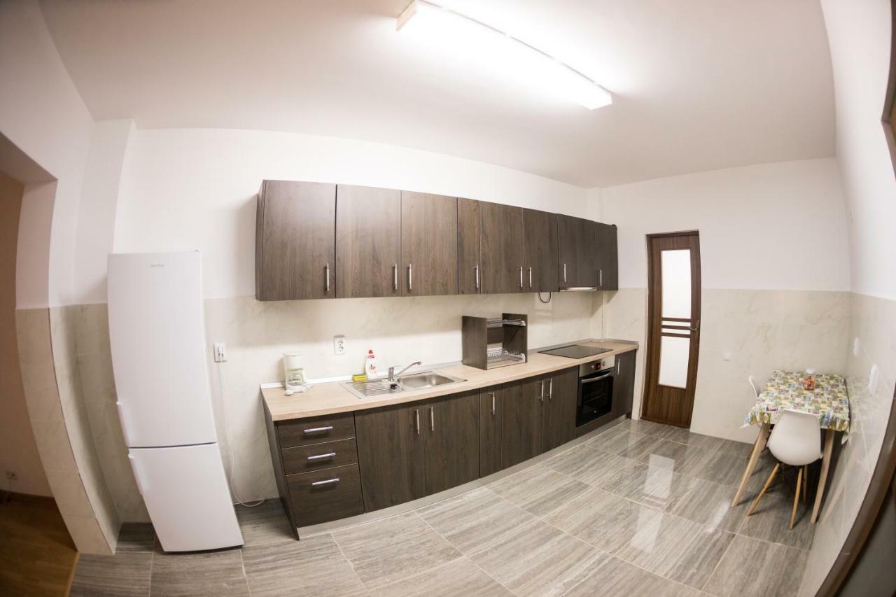 Travel Homzzz Apartments Târgu-Mureş Buitenkant foto