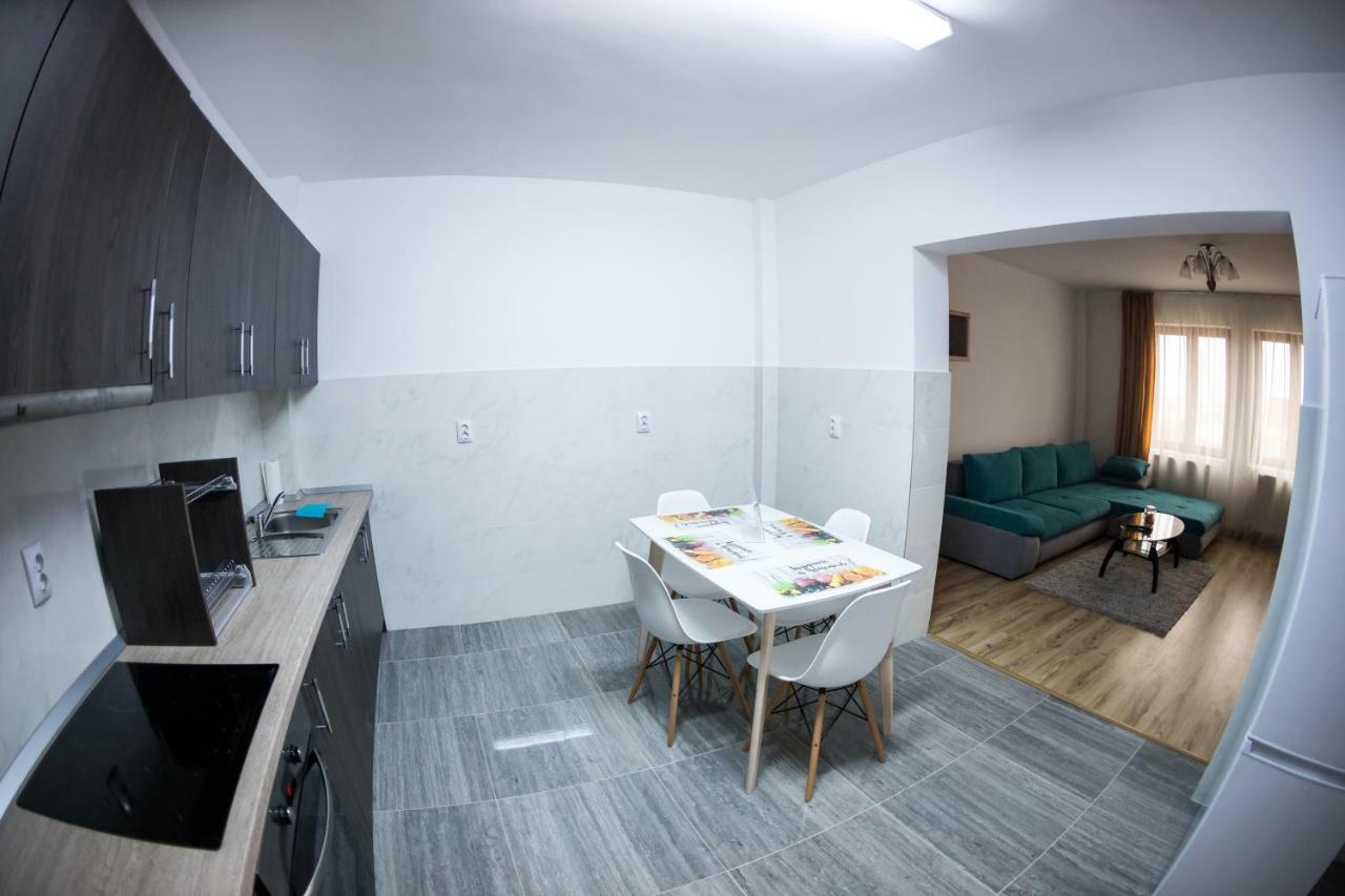 Travel Homzzz Apartments Târgu-Mureş Buitenkant foto